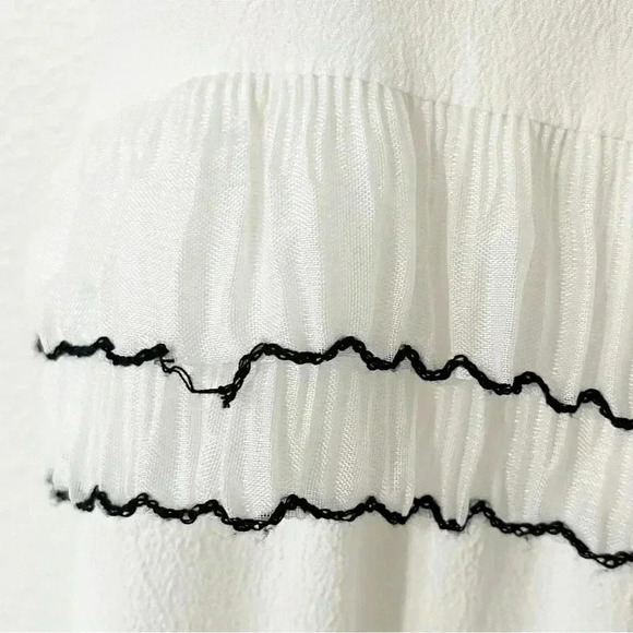 Elliatt Helene Petite Swing Dress - Picture 4 of 8